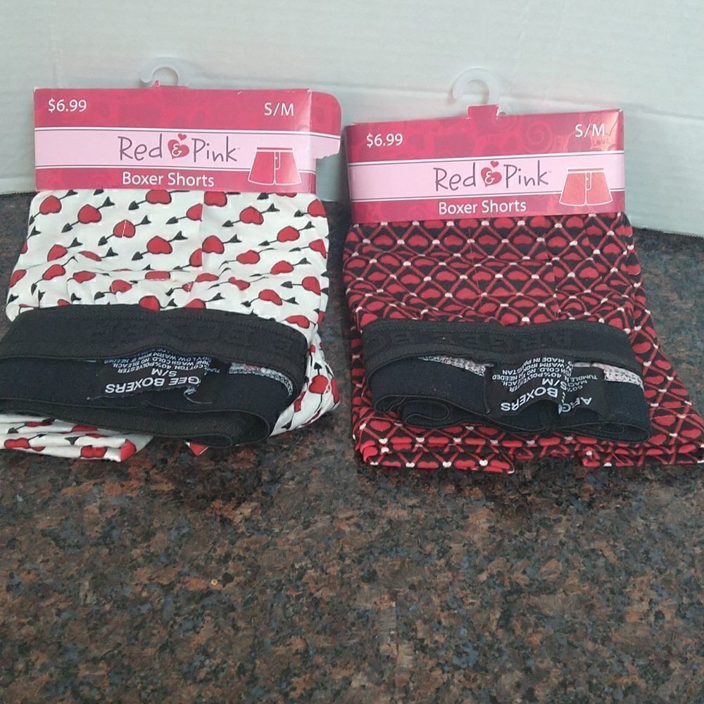 VALENTINES DAY  Boys Boxer Shorts Size S/M....New in Package